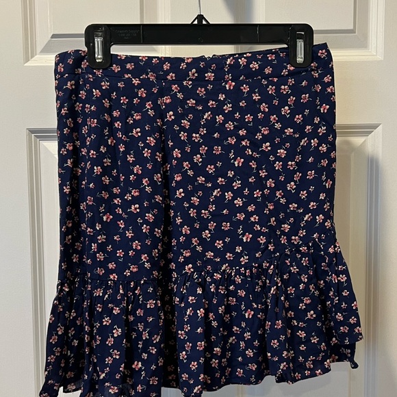AQUA Blue Skirt with Pink Florals / Size Medium - Picture 1 of 4